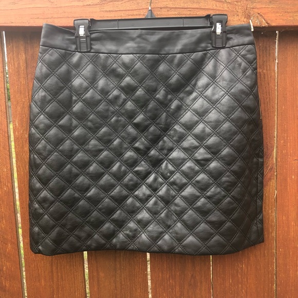 Banana Republic Dresses & Skirts - Banana Republic Black skirt